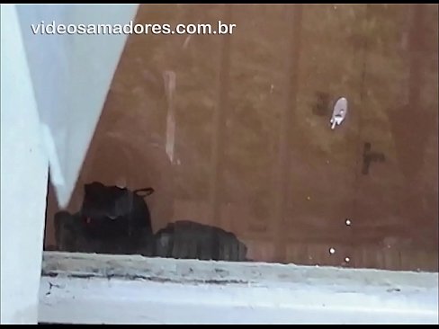 ❤️ Καυλωμένος άντρας που παρακολουθεί τη φίλη του με έναν άλλο άντρα, καταγράφοντας ένα γαμημένο βίντεο χωρίς να ενοχλεί το ζευγάρι ❤❌ Σούπερ σεξ ❌❤