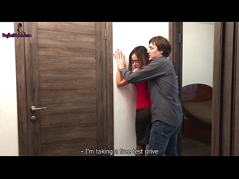 ❤️ Σέξι μεσίτρια τραβάει αισθησιακά το μουνί της και γαμάει ενώ πουλάει το διαμέρισμά της - Krempai ❤❌ Σούπερ σεξ ❌❤